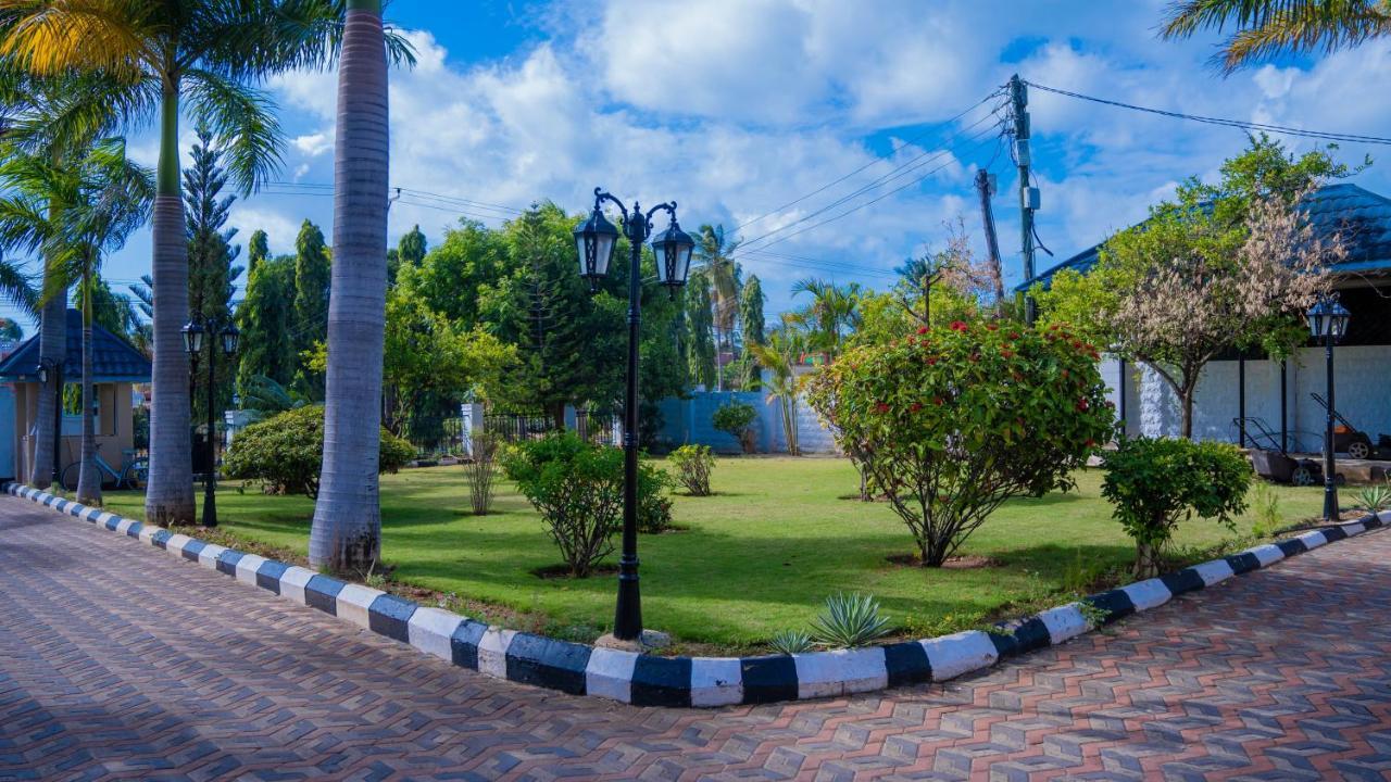 Luxury Beach Villa Inn Дар-ес-Салам Екстер'єр фото